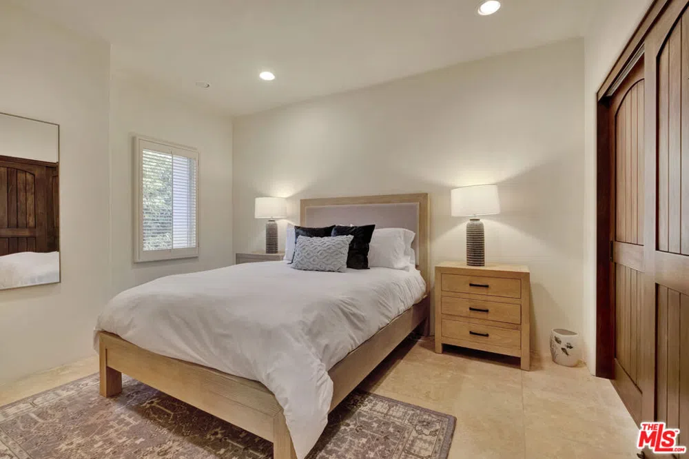 211 Bath Street Santa Barbara, CA 93101