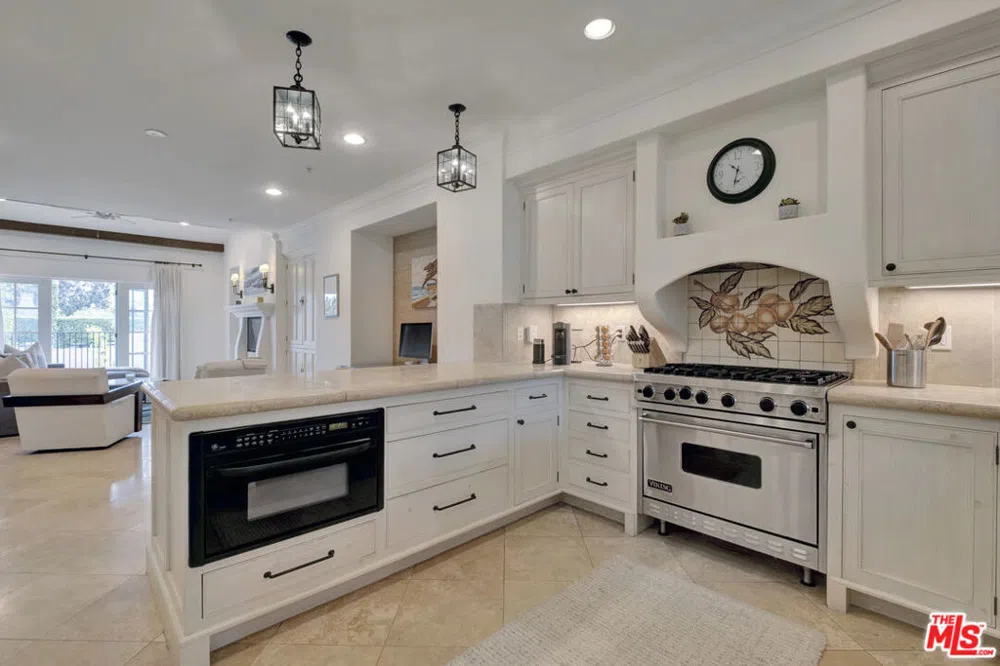 211 Bath Street Santa Barbara, CA 93101