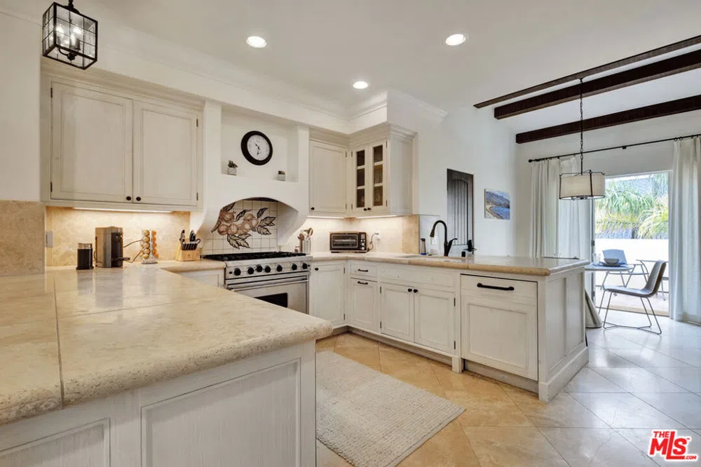 211 Bath Street Santa Barbara, CA 93101