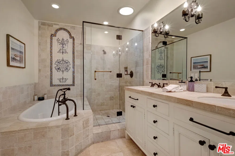 211 Bath Street Santa Barbara, CA 93101