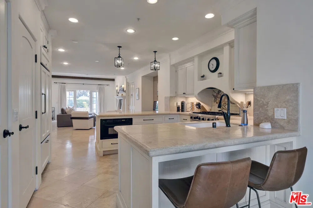 211 Bath Street Santa Barbara, CA 93101