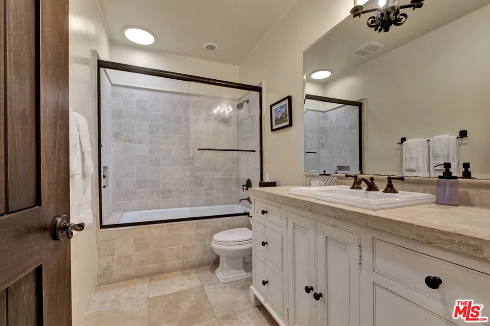 211 Bath Street Santa Barbara, CA 93101