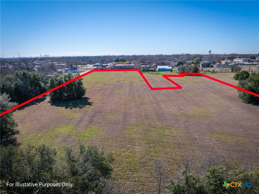 E Pine Street Seguin, TX 78155