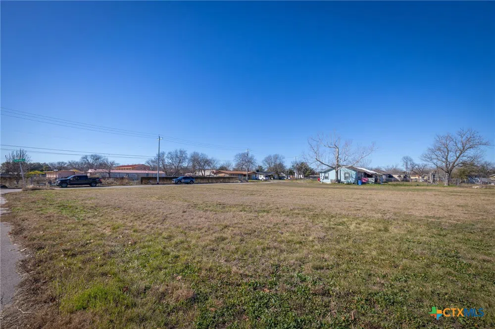 E Pine Street Seguin, TX 78155