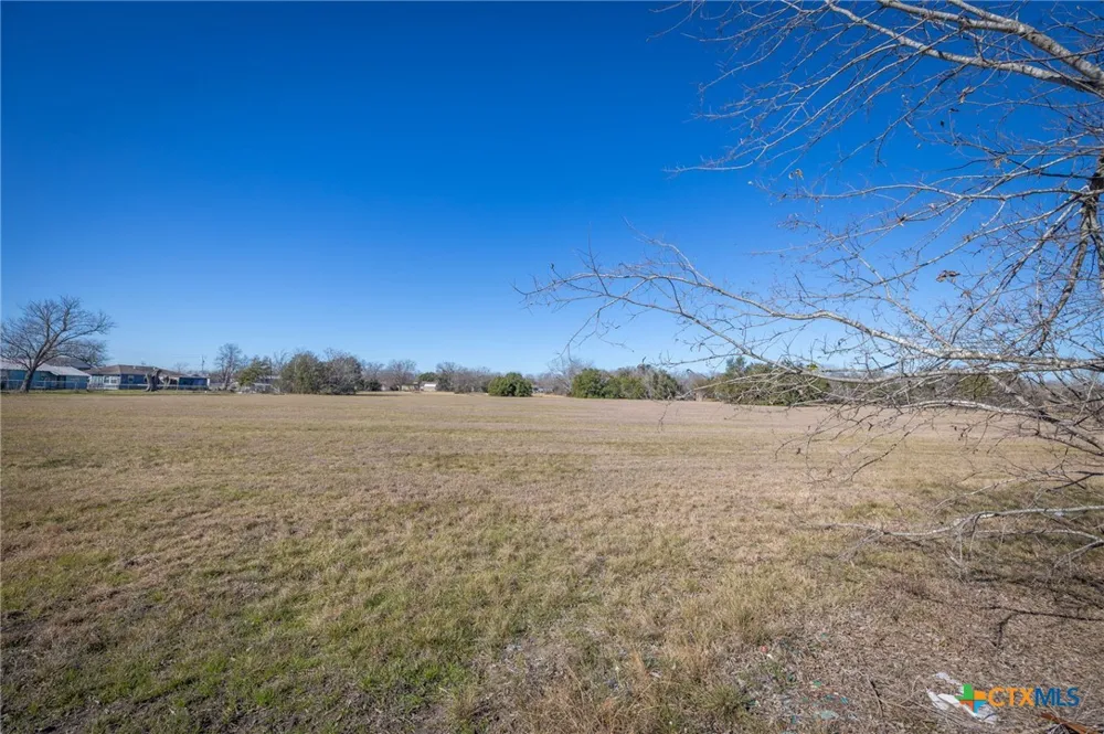 E Pine Street Seguin, TX 78155