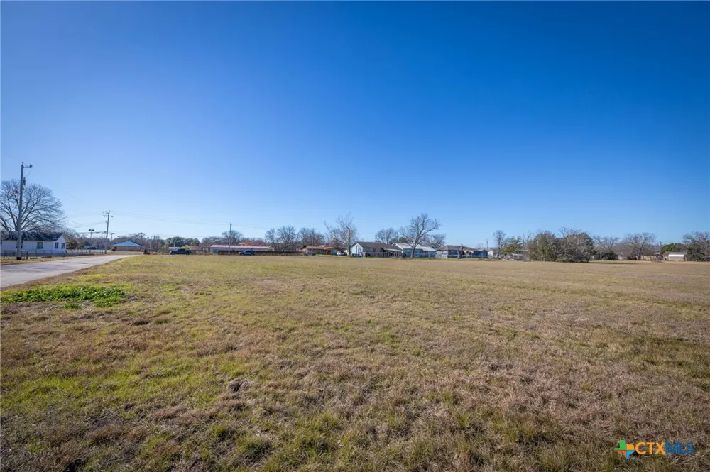 E Pine Street Seguin, TX 78155