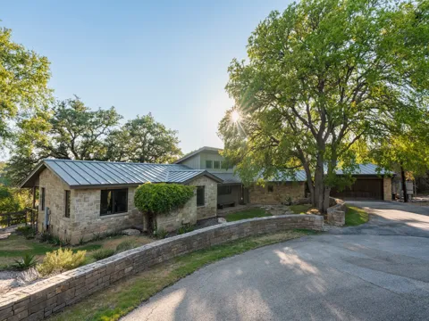 275 Indian Trail