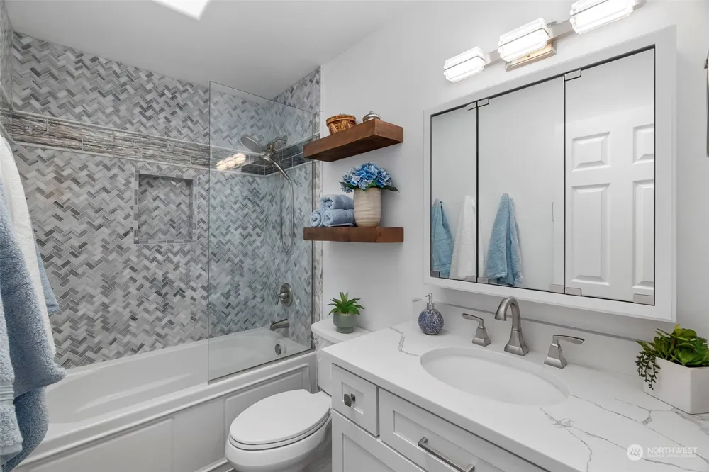 1443 Ocean Shores Boulevard SW #301 Ocean Shores, WA 98569