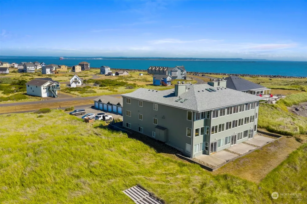 1443 Ocean Shores Boulevard SW #301 Ocean Shores, WA 98569