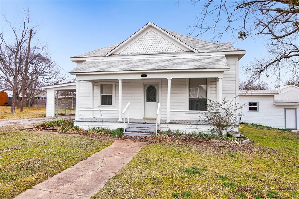 404 Blanton Whitewright, TX 75491