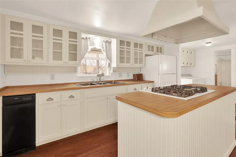 404 Blanton Whitewright, TX 75491