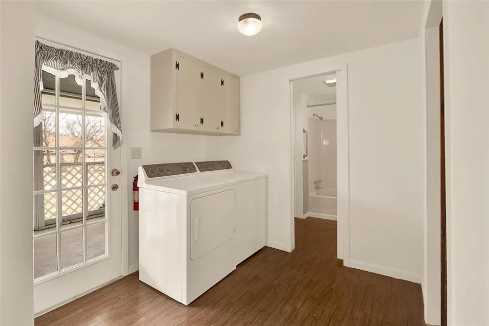 404 Blanton Whitewright, TX 75491