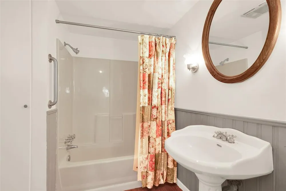 404 Blanton Whitewright, TX 75491