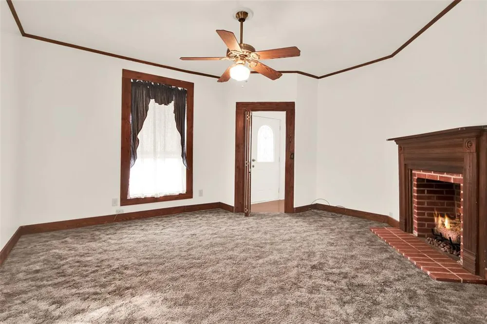 404 Blanton Whitewright, TX 75491