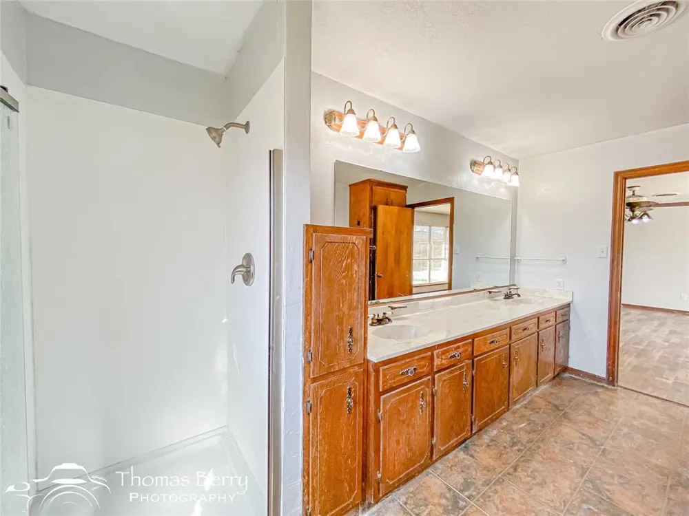 5061 COUNTY ROAD 146 Stamford, TX 79553