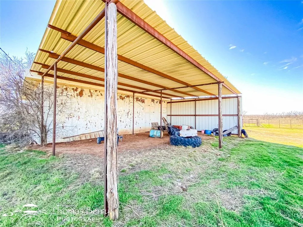 5061 COUNTY ROAD 146 Stamford, TX 79553