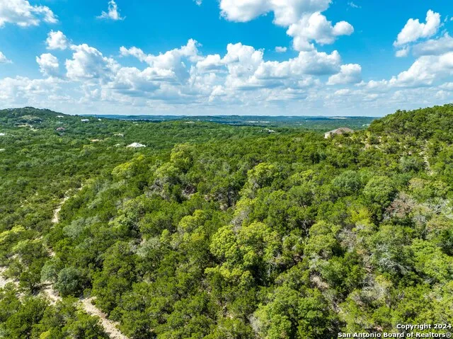 8700 CROSS MOUNTAIN TRL San Antonio, TX 78255