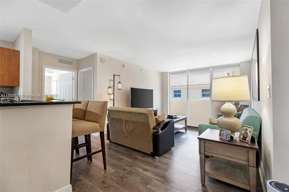 3232 SW 22nd Ter #301 Miami, FL 33145
