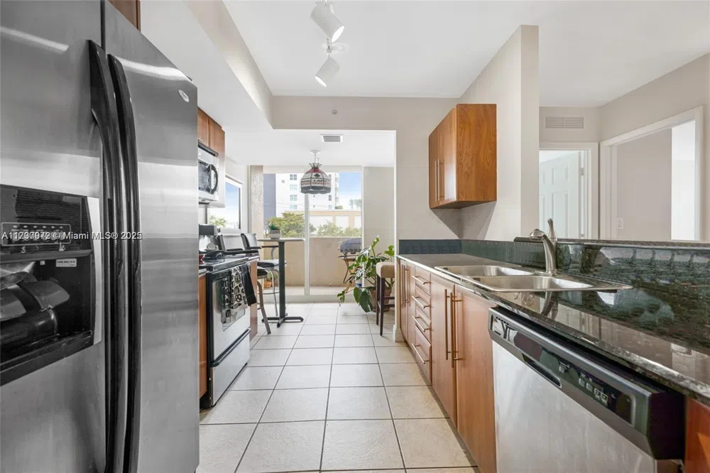 3232 SW 22nd Ter #301 Miami, FL 33145