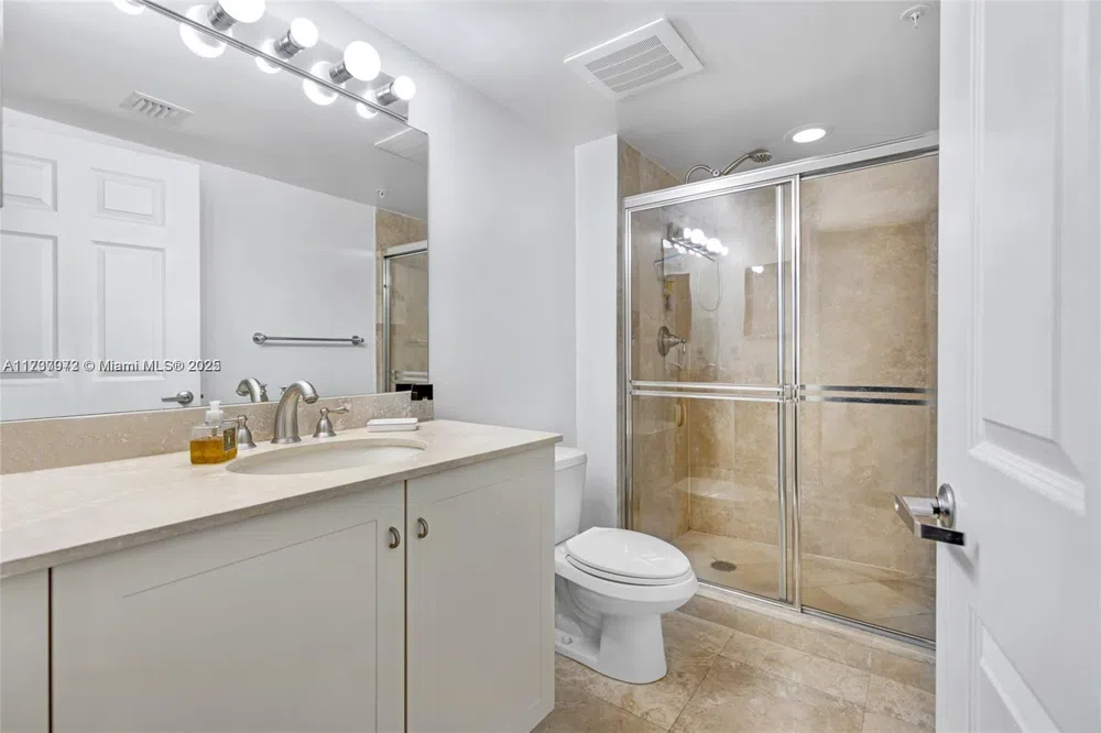 3232 SW 22nd Ter #301 Miami, FL 33145
