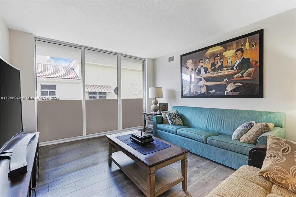 3232 SW 22nd Ter #301 Miami, FL 33145