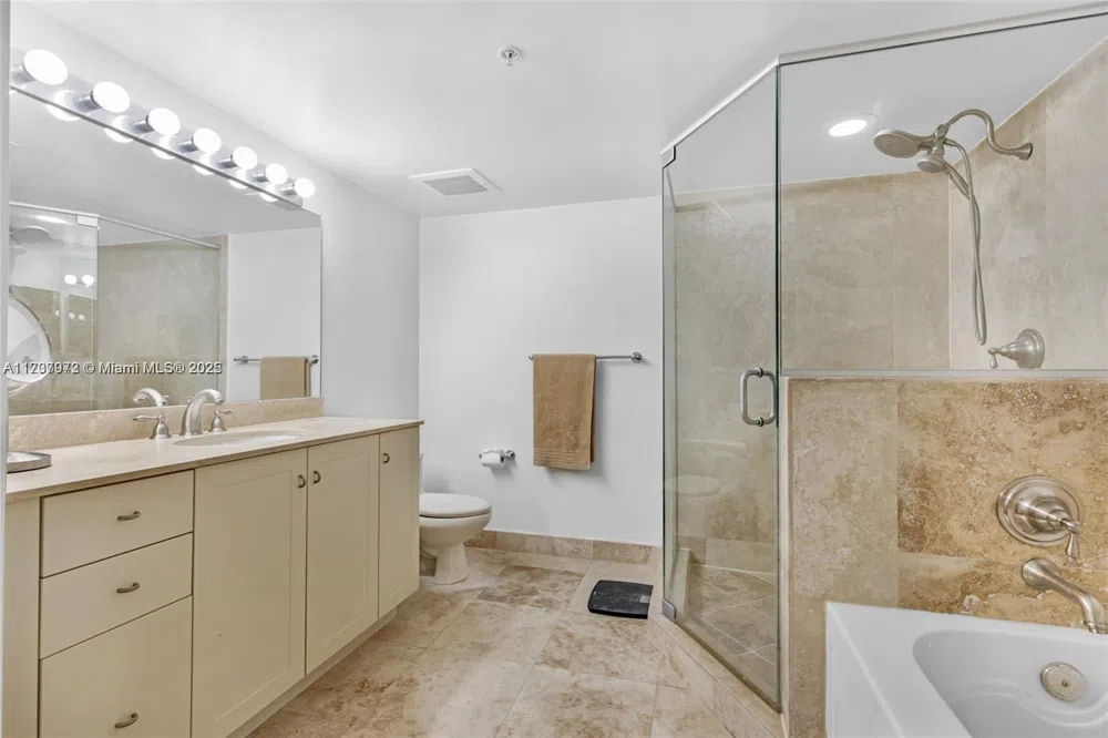3232 SW 22nd Ter #301 Miami, FL 33145
