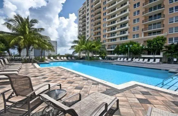 3232 SW 22nd Ter #301 Miami, FL 33145
