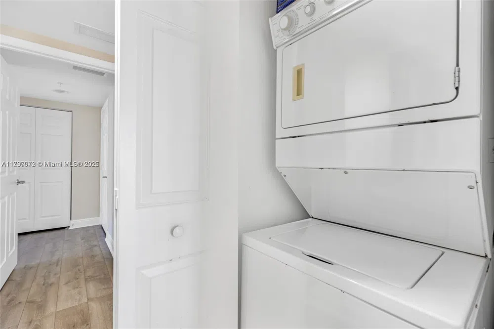 3232 SW 22nd Ter #301 Miami, FL 33145