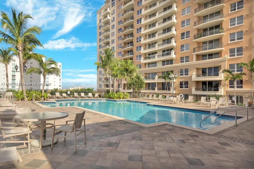 3232 SW 22nd Ter #301 Miami, FL 33145