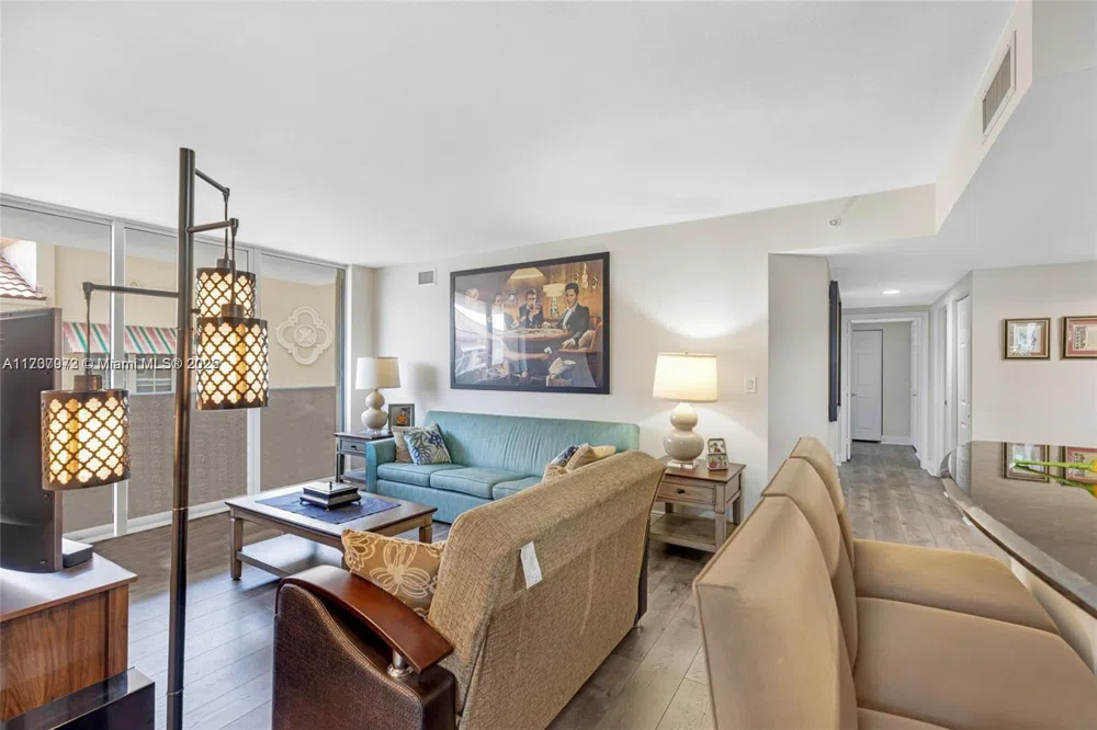 3232 SW 22nd Ter #301 Miami, FL 33145