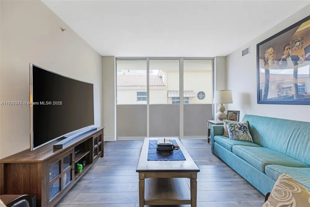 3232 SW 22nd Ter #301 Miami, FL 33145