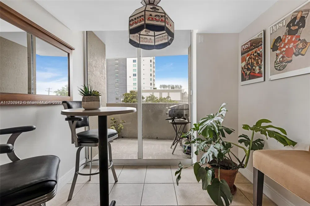 3232 SW 22nd Ter #301 Miami, FL 33145