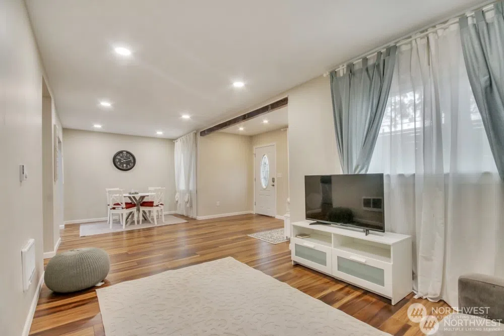 4636 S Othello Seattle, WA 98118