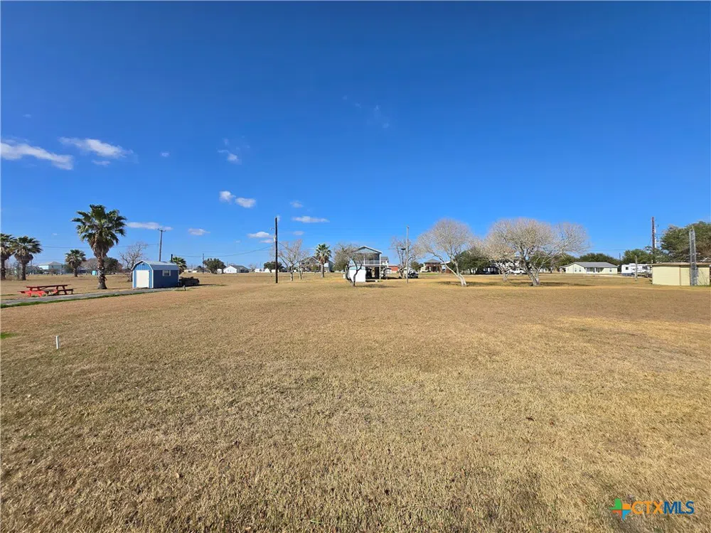 937 Bayview Drive Palacios, TX 77465