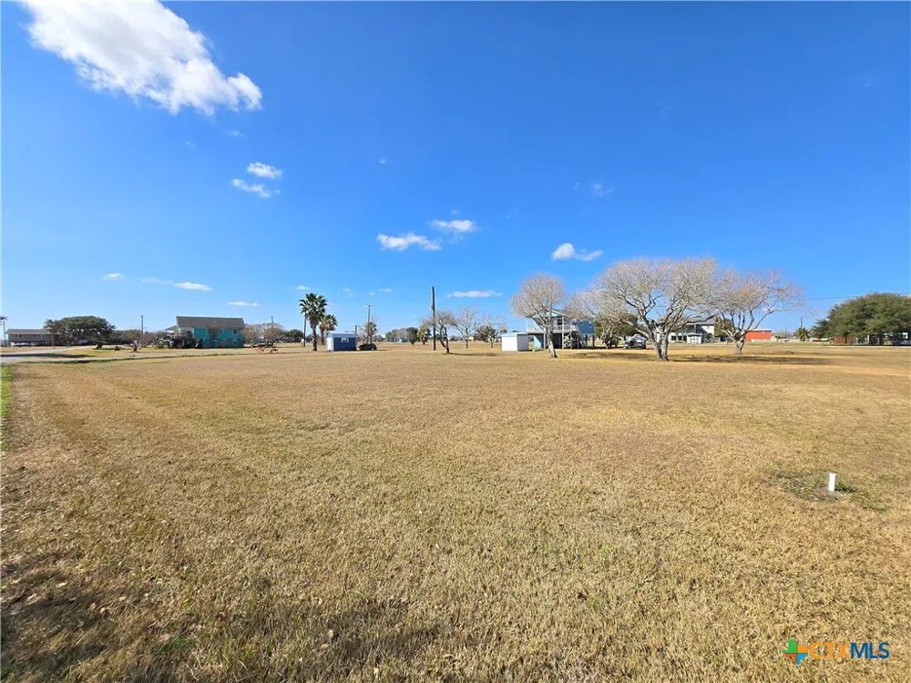 937 Bayview Drive Palacios, TX 77465