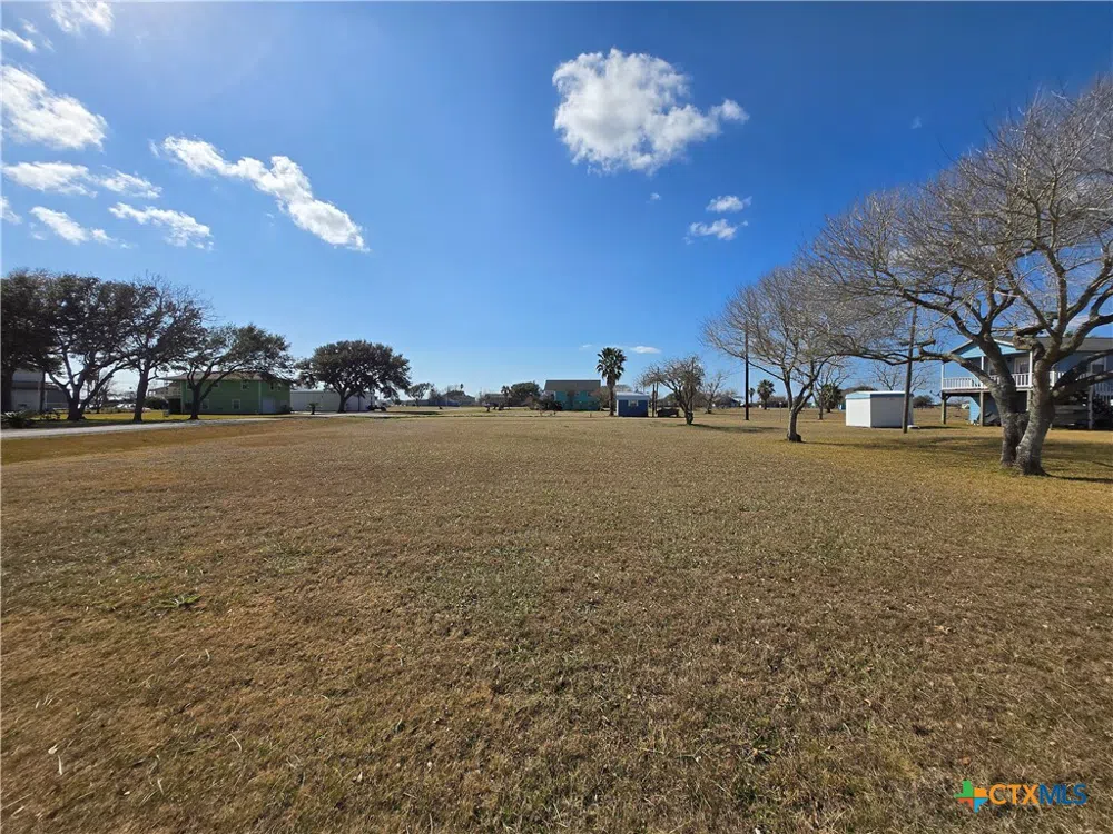 937 Bayview Drive Palacios, TX 77465