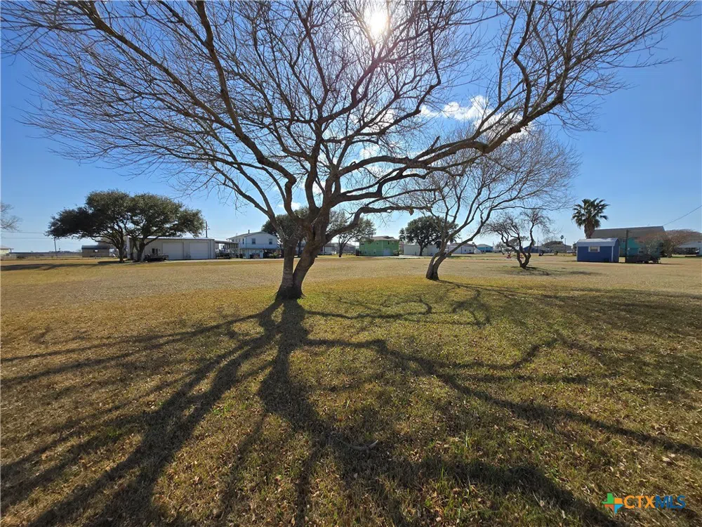 937 Bayview Drive Palacios, TX 77465