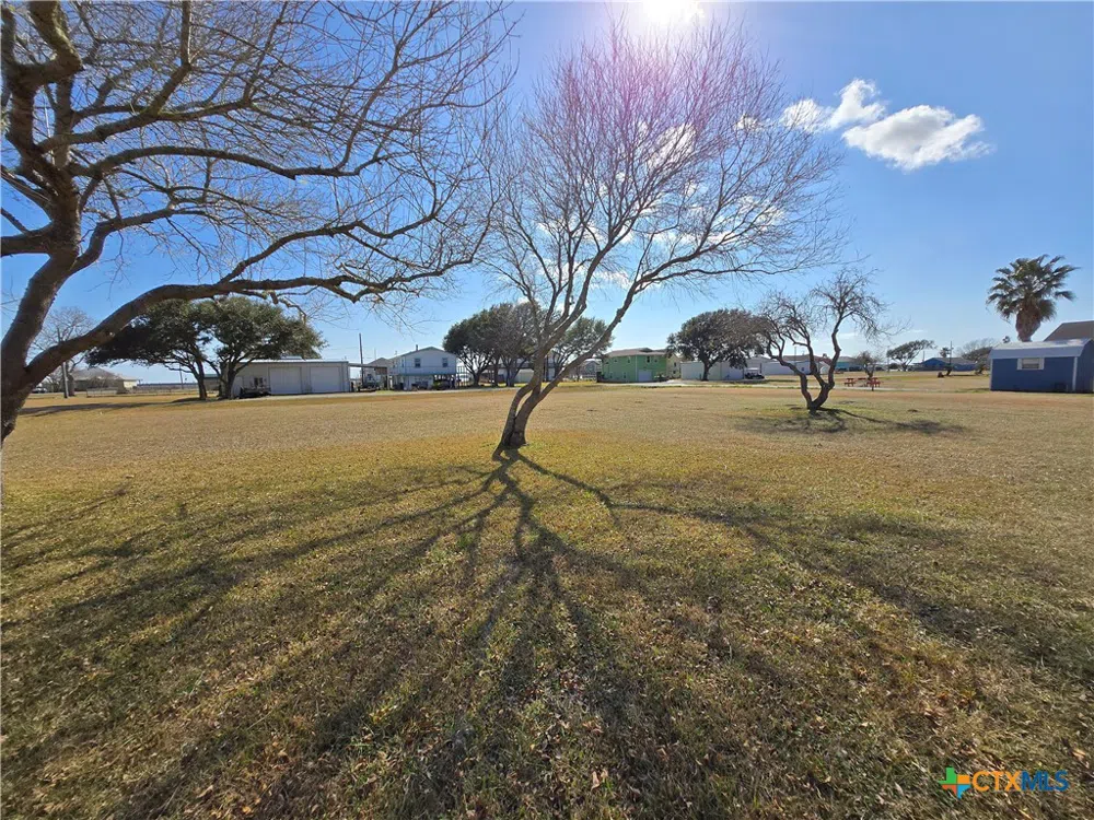 937 Bayview Drive Palacios, TX 77465