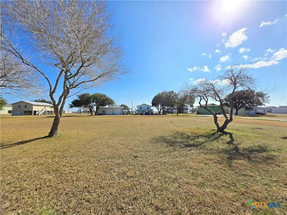 937 Bayview Drive Palacios, TX 77465