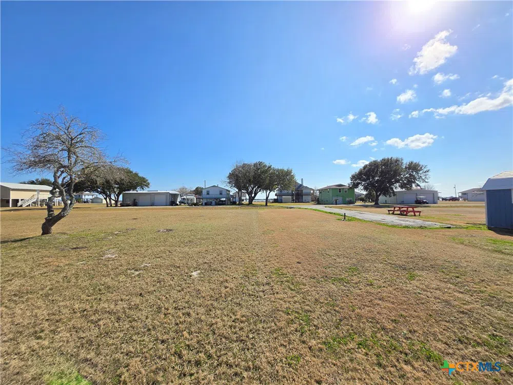 937 Bayview Drive Palacios, TX 77465