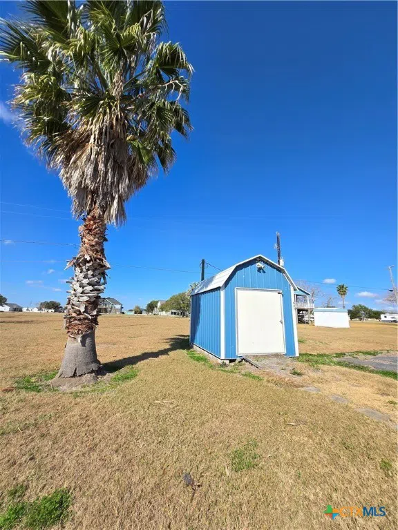 937 Bayview Drive Palacios, TX 77465
