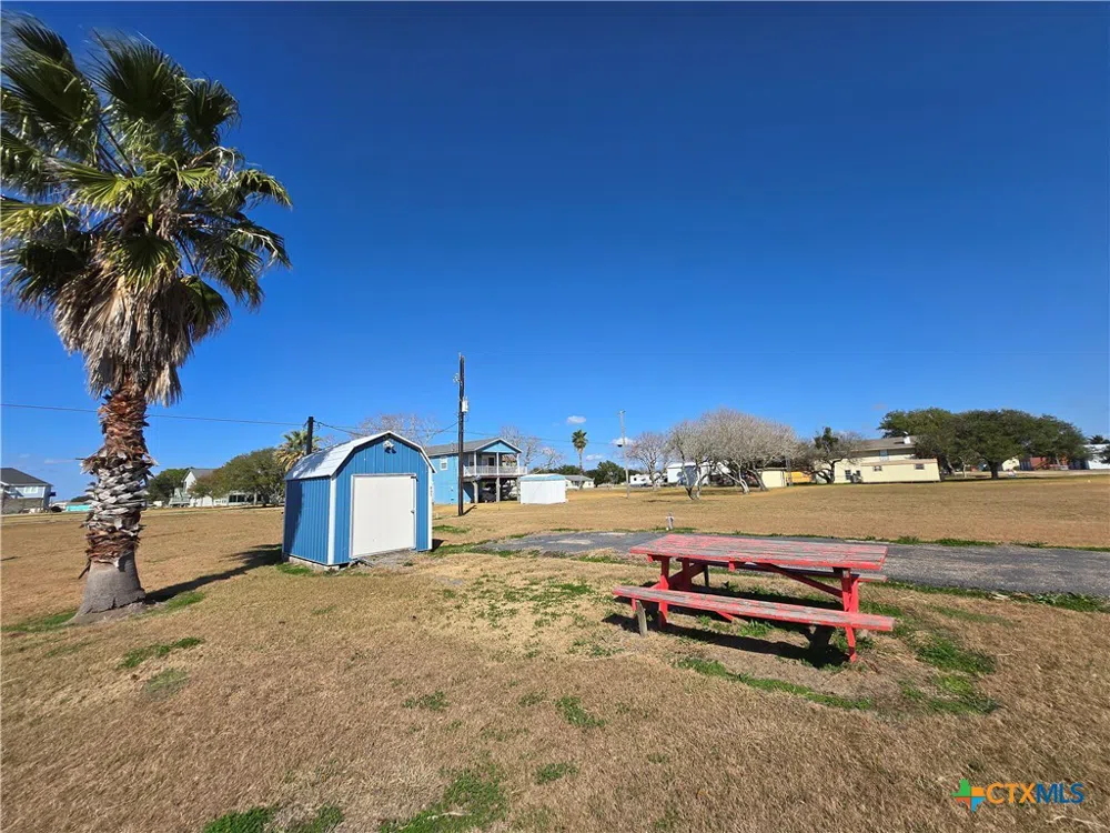 937 Bayview Drive Palacios, TX 77465