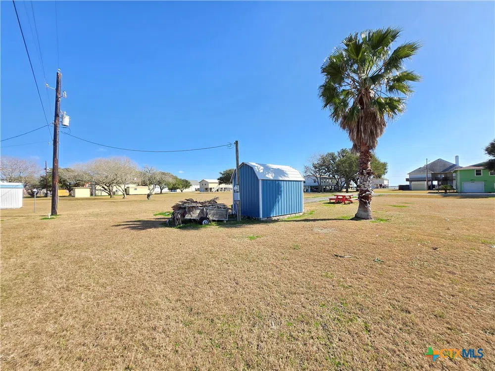 937 Bayview Drive Palacios, TX 77465