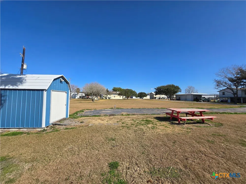937 Bayview Drive Palacios, TX 77465
