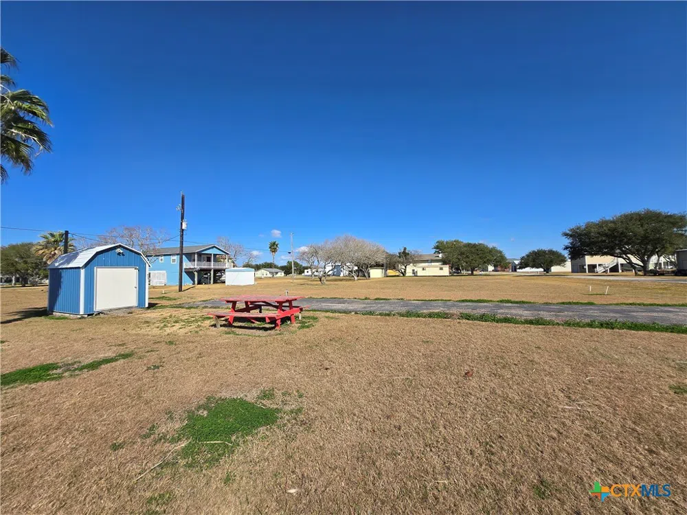937 Bayview Drive Palacios, TX 77465