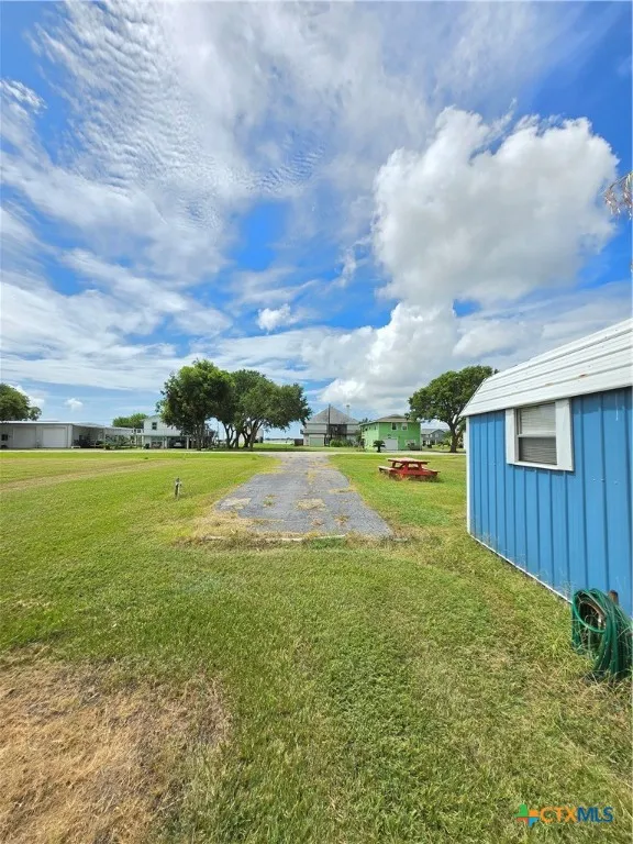 937 Bayview Drive Palacios, TX 77465