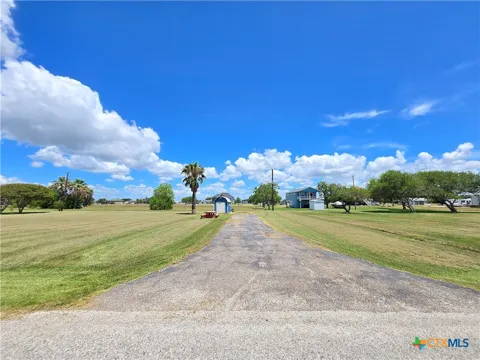 937 Bayview Drive