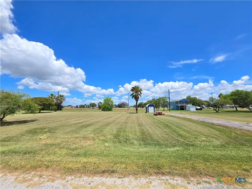 937 Bayview Drive Palacios, TX 77465