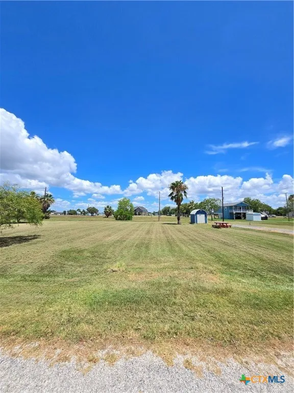937 Bayview Drive Palacios, TX 77465