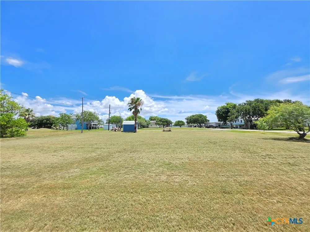 937 Bayview Drive Palacios, TX 77465